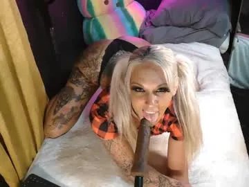 Freechat daddysdarkvixen on Chaturbate