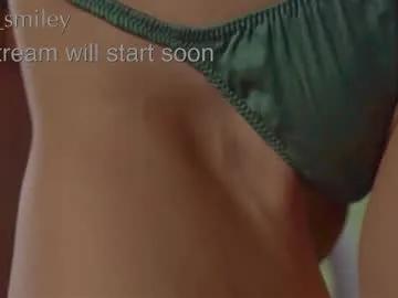diana_smiley — Big Dildo in pussy and butt plug [1989 tokens left] #lovense #yoga #smile #feet #natural