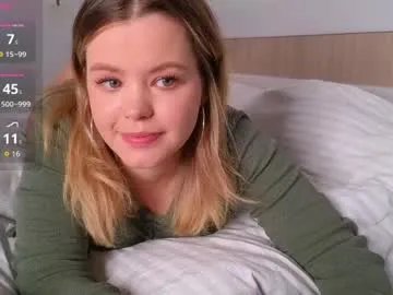 Freechat dianaholiday on Chaturbate