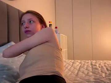 Freechat ellie_hollow on Chaturbate