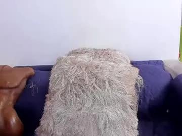 emma_eva1 — GOAL: Ride torso  3 min [194 tokens remaining] 299 Control of the lush and domi for 10 minutes for the last tipper.PVT is ON.111-Random.Ride the pillow 180/cum 199 #bigass #anal #lush #domi #curvy