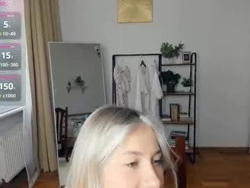 glossybabe_ — UwU training !? lovense work ! ... call me Cherry :) #18 #bigboobs #new #blonde #teen [25 tokens remaining]