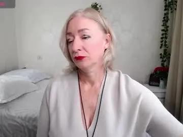 hunters_woman — GOAL: Slap ass [39 tokens remaining] Welcome to my room! #mature #blonde #bigboobs #milf #bigass