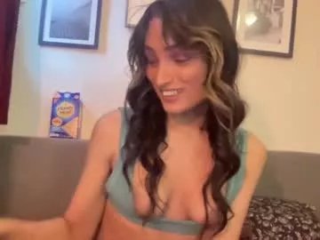 indiantransgirlillinois on Chaturbate