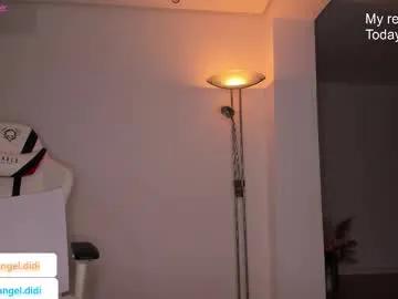 Chaturbate littel_angel_didi is Freechat littel_angel_didi — Hi! How about play a little bit? try 69/88/99 tks  to make me cum faster #squirt #smalltits #natural #puffynipples