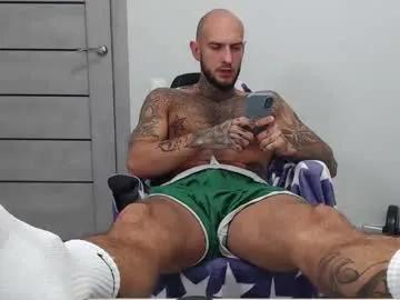 maxi_foxxx — GOAL: For a good day [2000 tokens remaining] Follow me #daddy  #feet  #master #bigcock #muscle