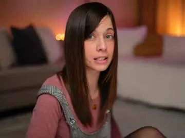 Freechat newchloe18 on Chaturbate