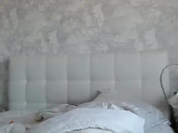 pamella_007 — Striptease complete undressing    #squirt #bigtits #milf #mistress #mommy [0 tokens remaining]