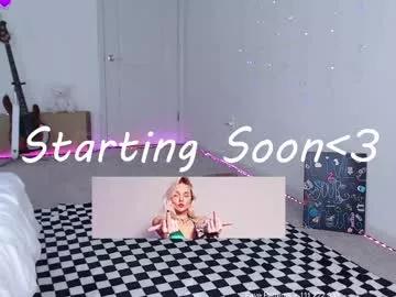 Freechat petitebrat on Chaturbate