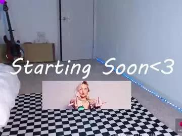 Freechat petitebrat on Chaturbate