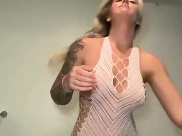 reecemarie — tits out at 1k viewers #new #bigtits #bigass #pawg