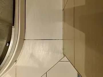 small_1986 on Chaturbate