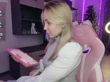 Freechat xxxhoneyxx on Chaturbate