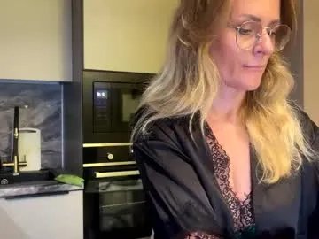 Freechat yes_mommy_zlata on Chaturbate