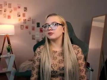 yourjullymoon — my second day<3 Goal: Smile #new there and Im #18 y.o #young #asian girl and sorry for my #shy personality type [10 tokens remaining]