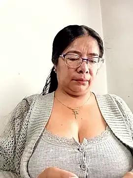Freechat __valentina18 on StripChat