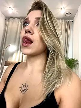 AlisaMyers — Show tits