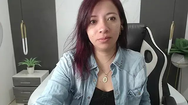 Freechat alma_fenix on StripChat