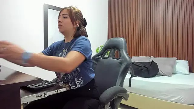 Freechat alma_fenix on StripChat