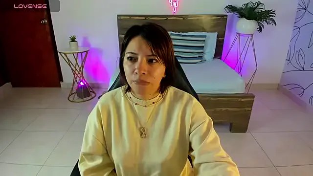 Freechat alma_fenix on StripChat