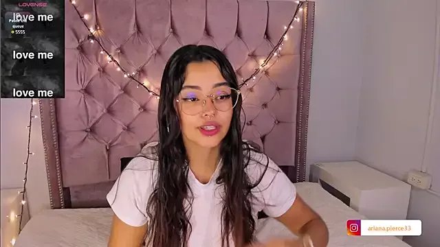 Freechat Ariana_Pierce on StripChat