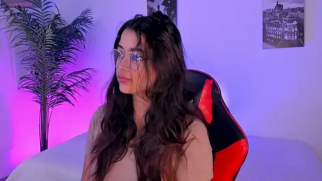 Freechat Ariana_Pierce on StripChat