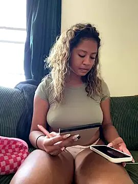 Freechat AshleyLoveee on StripChat