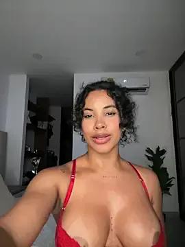 Freechat Brunettexio on StripChat