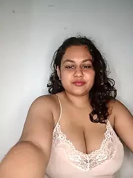 bumblebeegirl on StripChat 