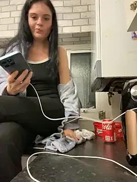 Freechat Camwithchlox on StripChat