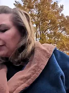 StripChat Canadian_BBW is Freechat Canadian_BBW — NAKED !!!