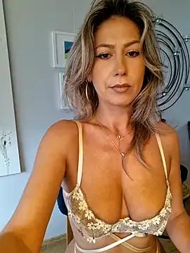 Freechat CelynaRoss on StripChat
