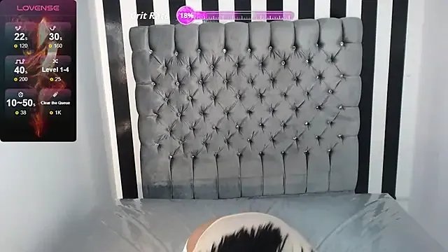 Freechat clementine_t on StripChat