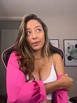 DianaHopson — Show boobs and shake 