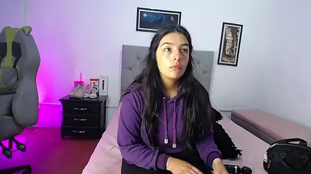 Esmeraldaa- — aceite en mis tetas 
