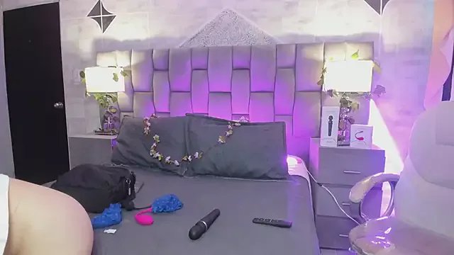 Private HannaRhodes on StripChat