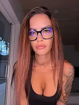Helena_Karel — Topless + Branlette  LT = 2 jouets