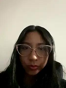 StripChat honeysweet111 is Freechat honeysweet111 — Quitarme la blusa