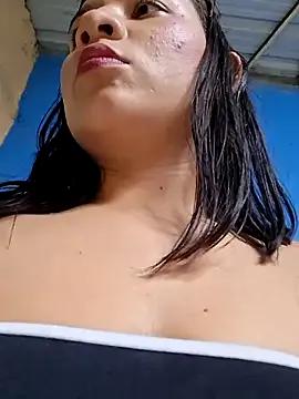 hot-mom22 — SQUIRT IN FRONT OF STRANGER