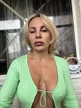 Hotnessi — Make me feel good