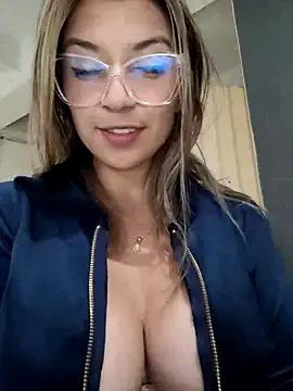 Freechat Isabella_Varella on StripChat