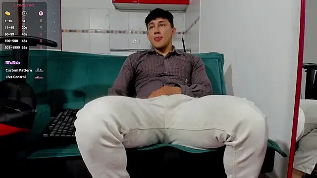 Freechat jacques_cardiet on StripChat