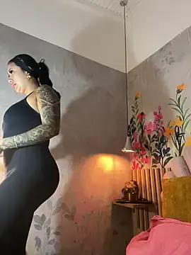 kiim_taaylor — Oil ass