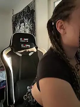 Freechat kinkygirl420x on StripChat