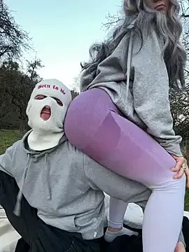 Freechat kinkygirl420x on StripChat