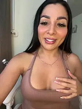 StripChat laemmarouse is Freechat laemmarouse — spank my hot pussy