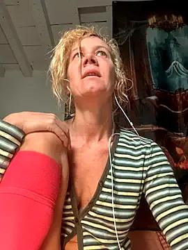 Lola_Belgium — Freechat on StripChat