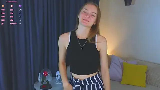 LouisaChaobal — eyes close up