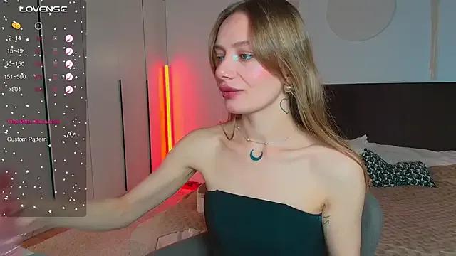 LunaticaBae — striptease