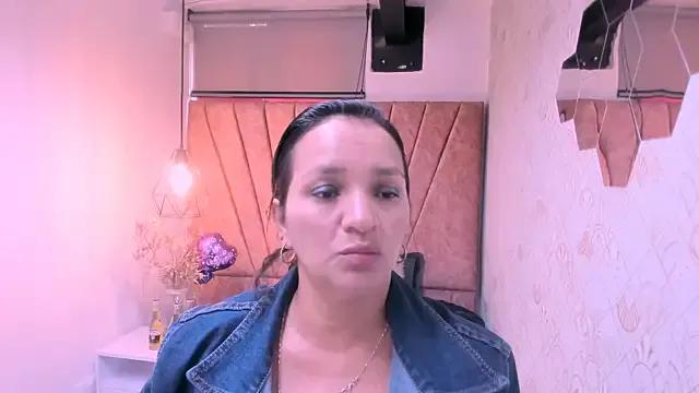 Freechat MarilynMiilf_ on StripChat